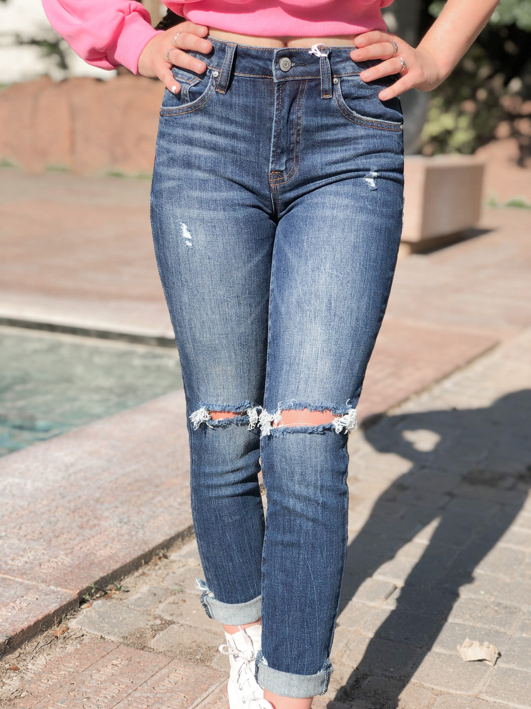 Mid-Rise Destressed Ankle Jeans
