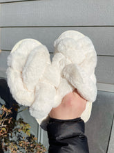 Load image into Gallery viewer, Criss Cross Faux Fur Slippers
